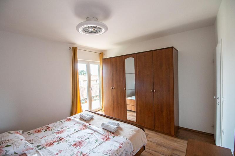 Apartment Zvjezdana Omiš Exterior foto